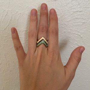 💍 Chevron Shape Stacking Rings (set of 3)